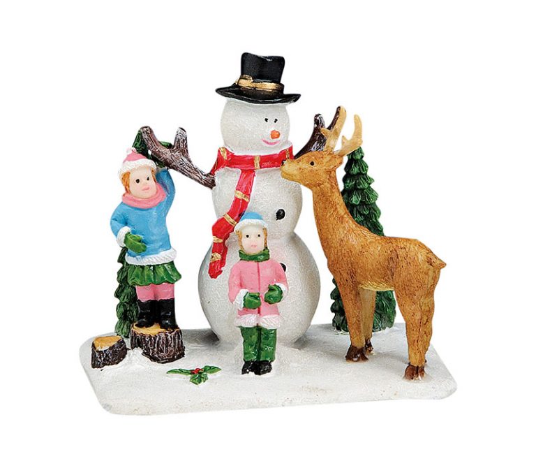 Schneemann-mit-Reh-und-Kindern